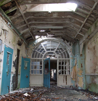 Illustration for article titled The Creepy World of Abandoned Asylums